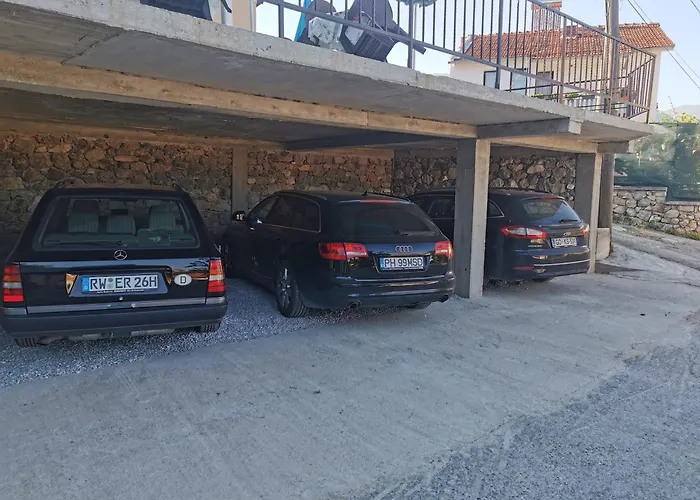 Gopo Guesthouse Elshani